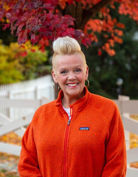 Portrait of Melissa, Doggie Deeds pet care specialist